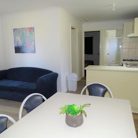Port Moonta Moonta Bay Cabins 모텔 외부 사진