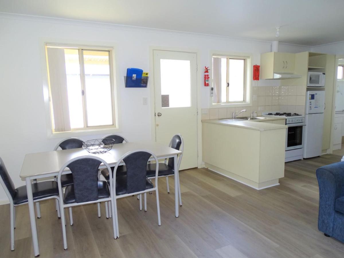Port Moonta Moonta Bay Cabins 모텔 외부 사진
