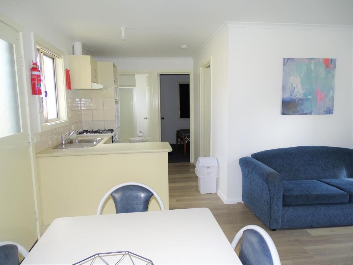 Port Moonta Moonta Bay Cabins 모텔 외부 사진