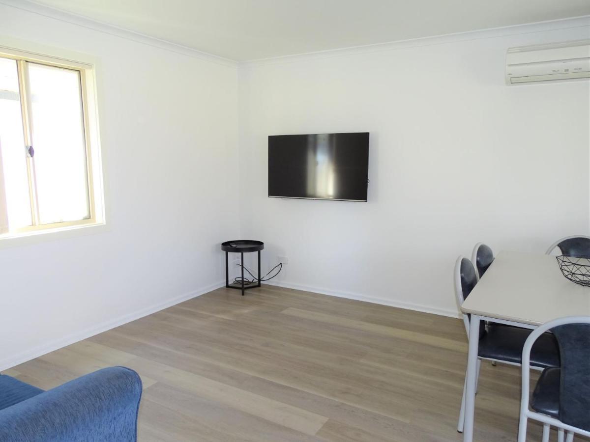 Port Moonta Moonta Bay Cabins 모텔 외부 사진