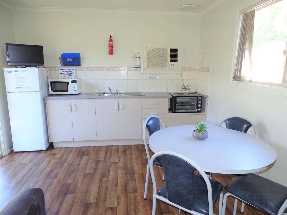 Port Moonta Moonta Bay Cabins 모텔 외부 사진
