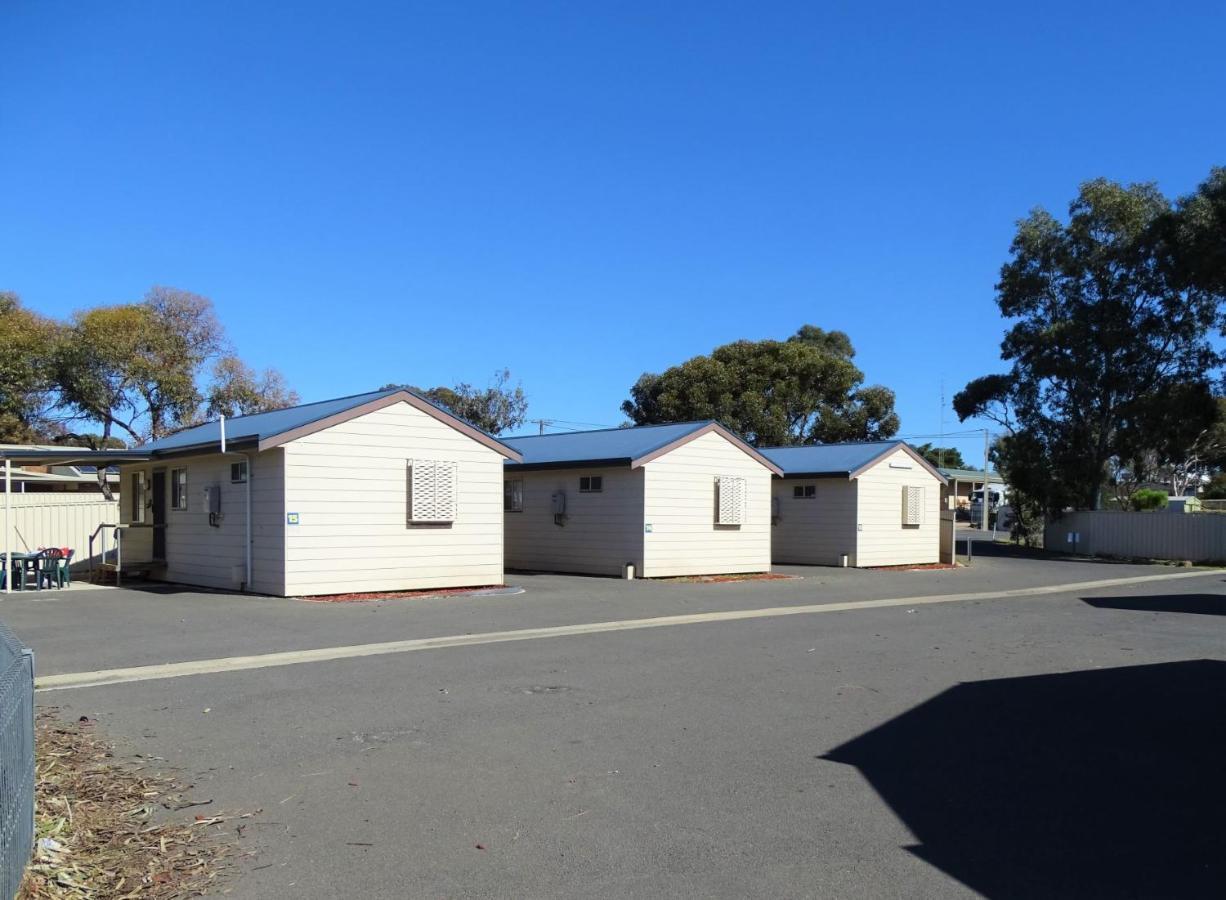 Port Moonta Moonta Bay Cabins 모텔 외부 사진
