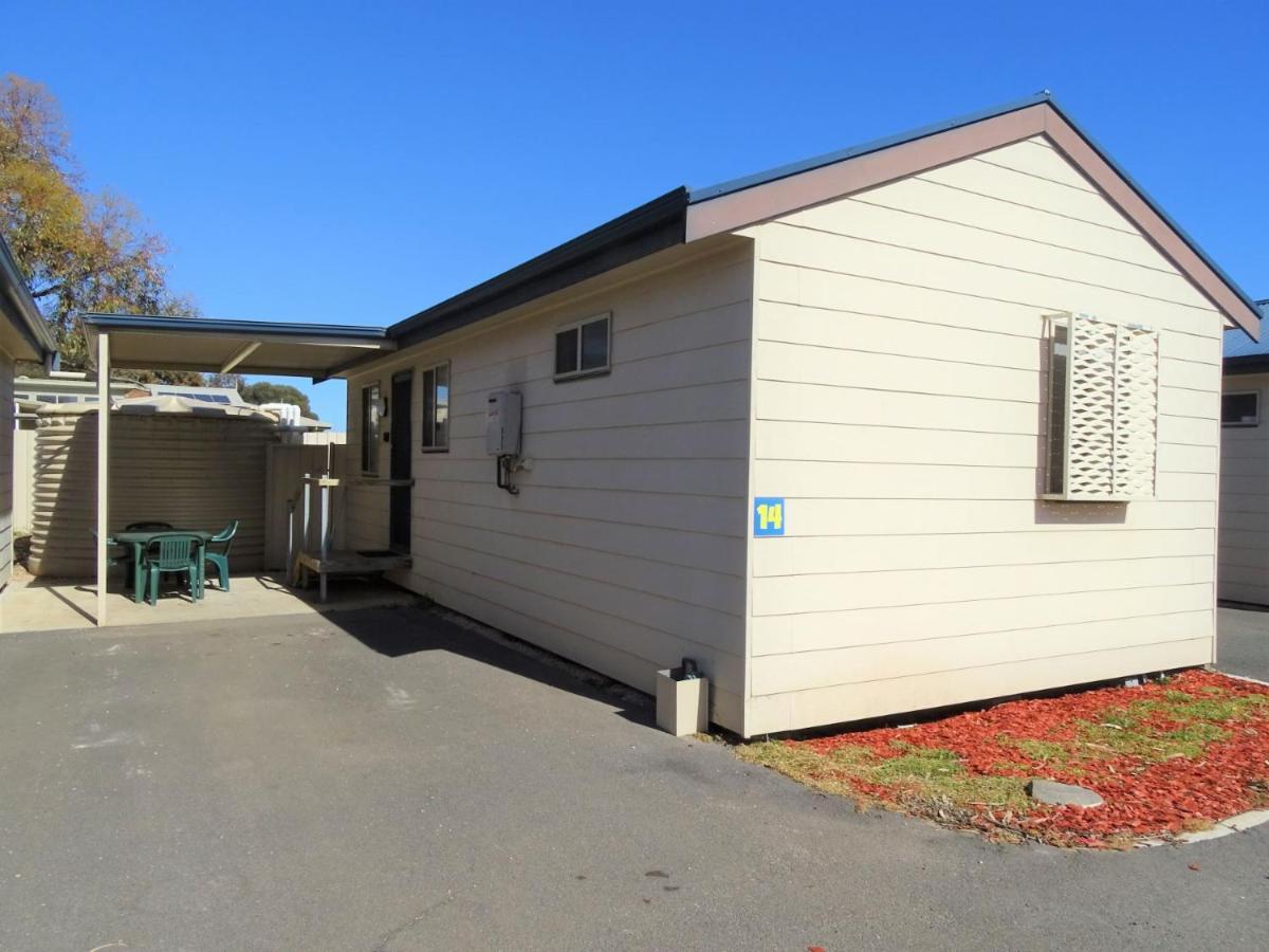 Port Moonta Moonta Bay Cabins 모텔 외부 사진