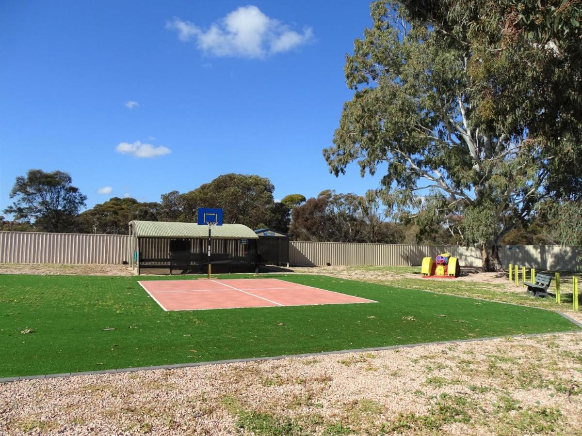 Port Moonta Moonta Bay Cabins 모텔 외부 사진