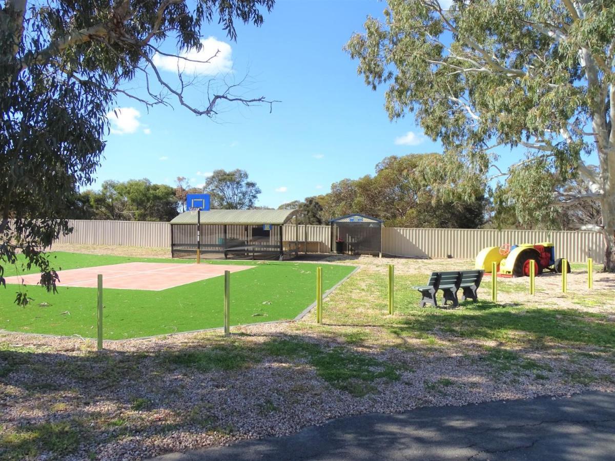 Port Moonta Moonta Bay Cabins 모텔 외부 사진
