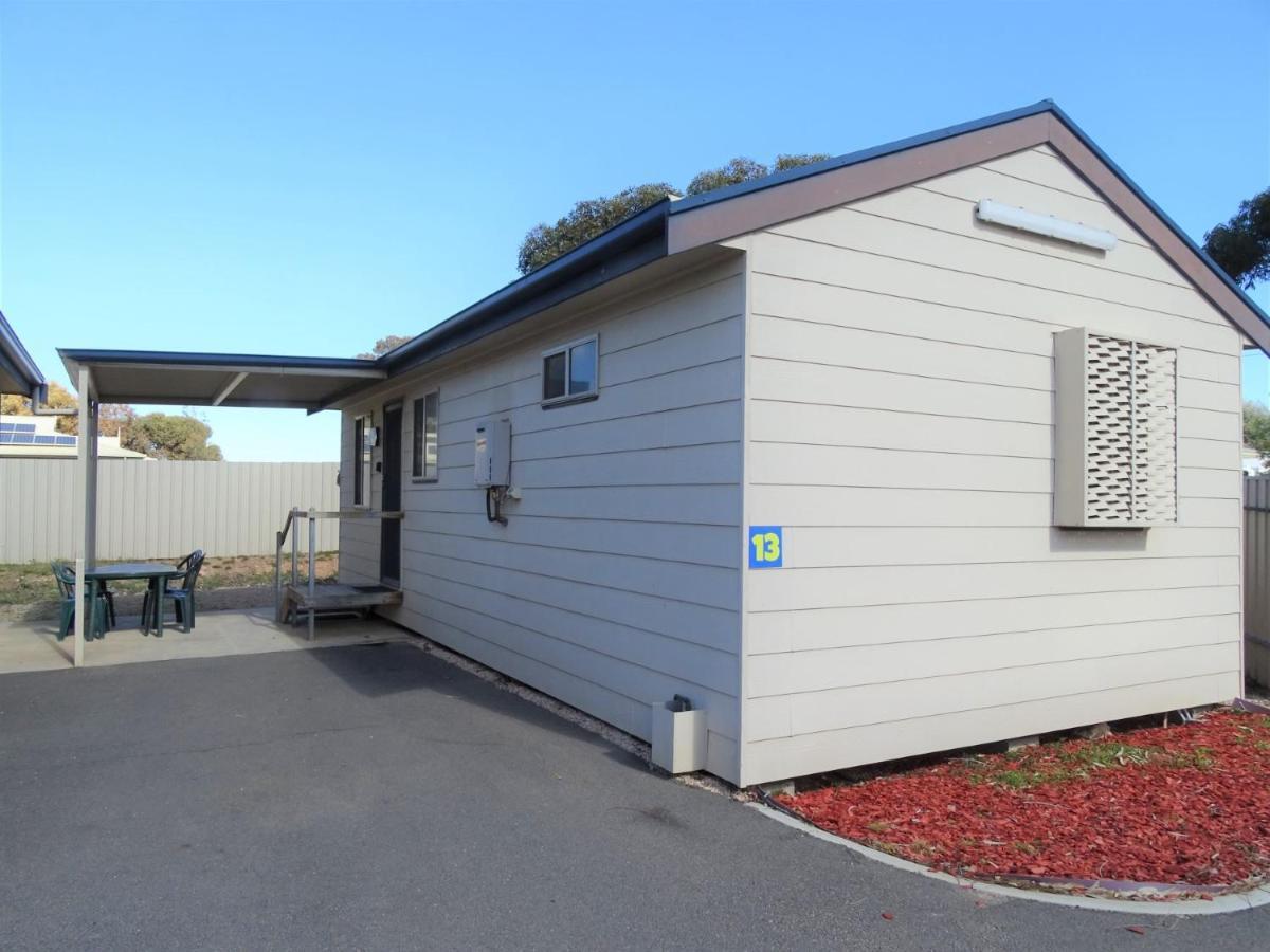 Port Moonta Moonta Bay Cabins 모텔 외부 사진