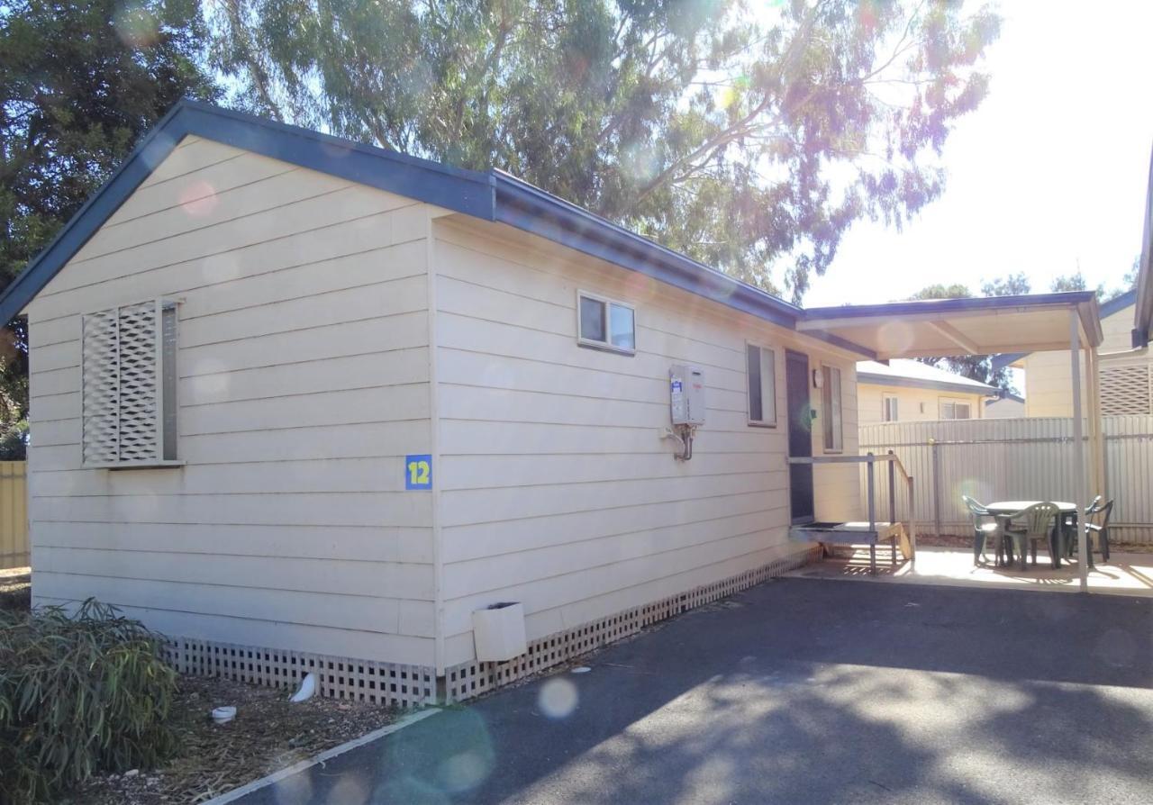Port Moonta Moonta Bay Cabins 모텔 외부 사진