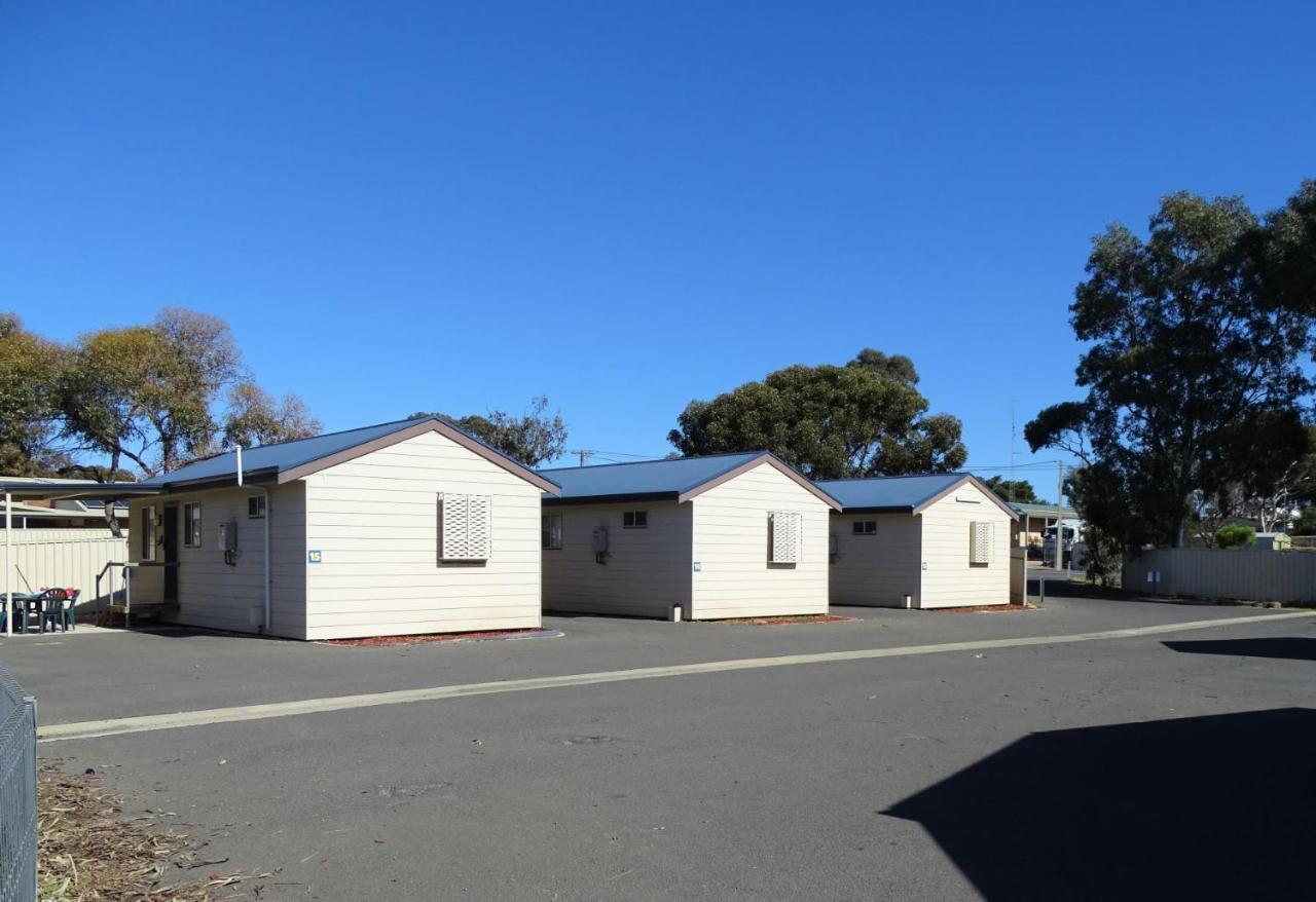 Port Moonta Moonta Bay Cabins 모텔 외부 사진
